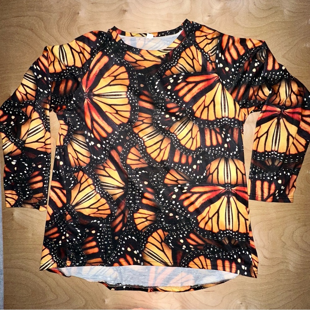 Gorgeous Women’s size XL 2X Monarch Butterfly Tunic Top New Without Tags